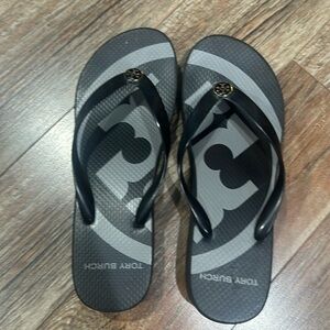 Tory Burch, flip-flops black gray logo Emery women’s size 9